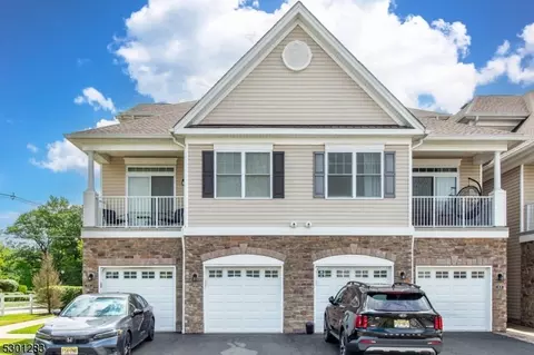 74 Elston Ct, Haskell, NJ 07420 photo 2