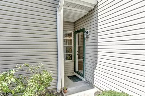 30 Four Oaks Rd, Bedminster, NJ 07921