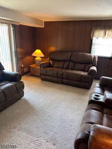 32 E White Ter, Nutley, NJ 07110
