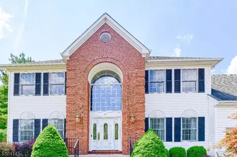 27 Rainbow Dr, Long Hill, NJ 07946