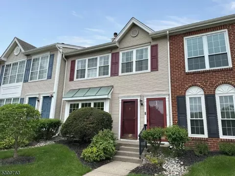 124 Amethyst Way, Franklin Park, NJ 08823