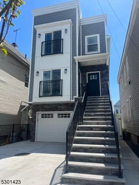 220 Erie St, Elizabeth City, NJ 07206