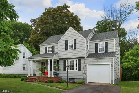 128 Mohawk Dr, Cranford, NJ 07016