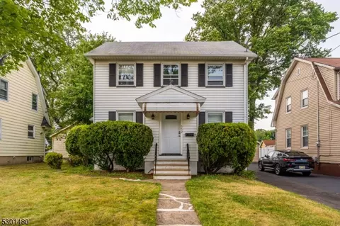 552 W 9th Ave, Roselle, NJ 07203