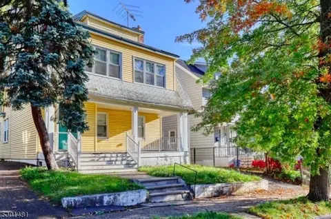 6 Vernon Pl, East Orange, NJ 07017