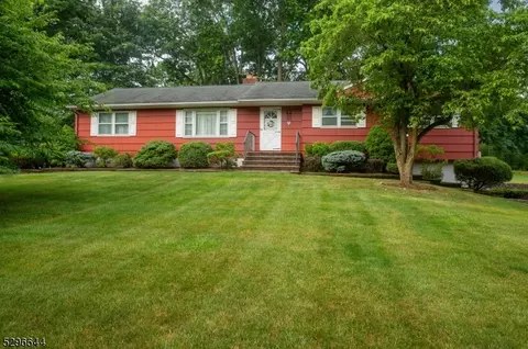 35 Cortright Rd, Hanover, NJ 07981