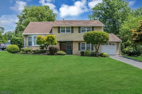 12 Crest Dr, Bound Brook, NJ 08805