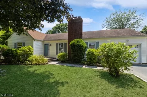 41 Mountain Ave, Pequannock Twp, NJ 07444
