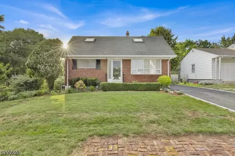 171 Burns St, East Franklin, NJ 08873