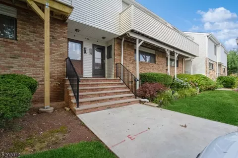 920 Merritt Dr #B, Hillsborough, NJ 08844