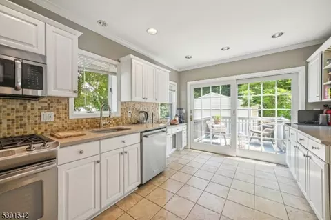 18 Duncan St, Millburn, NJ 07041 photo 8