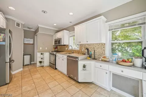 18 Duncan St, Millburn, NJ 07041 photo 9