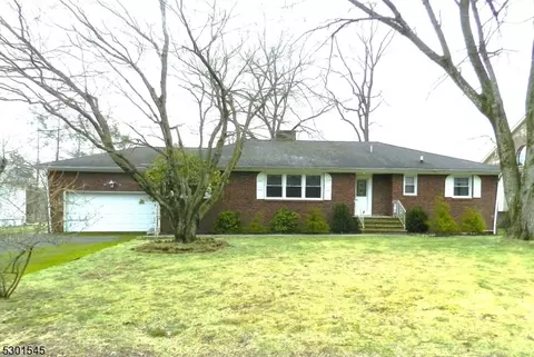 6 Rosemont Ln, West Orange, NJ 07052