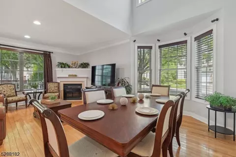 203 Levinberg Ln, Wayne, NJ 07470 photo 3