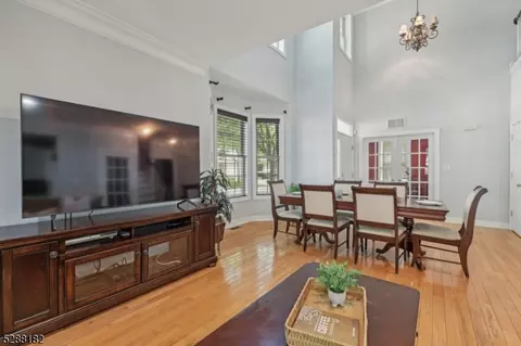 203 Levinberg Ln, Wayne, NJ 07470 photo 5