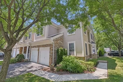203 Levinberg Ln, Wayne, NJ 07470 photo 2