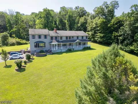 20 Spring Hill Ln, Great Meadows, NJ 07838