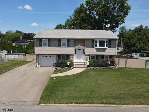 241 Poplar Ave, Pompton Lakes, NJ 07442