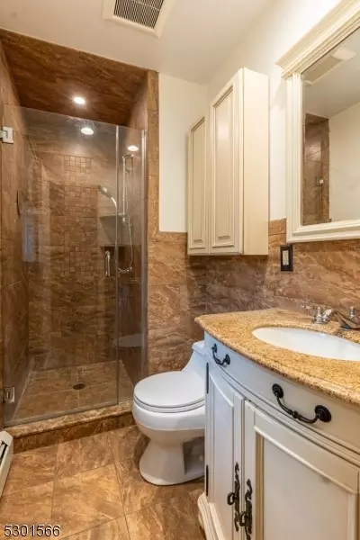 22 Benson Dr, Wayne, NJ 07470 photo 18