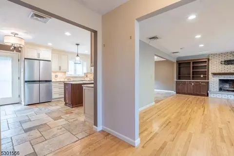 22 Benson Dr, Wayne, NJ 07470 photo 4