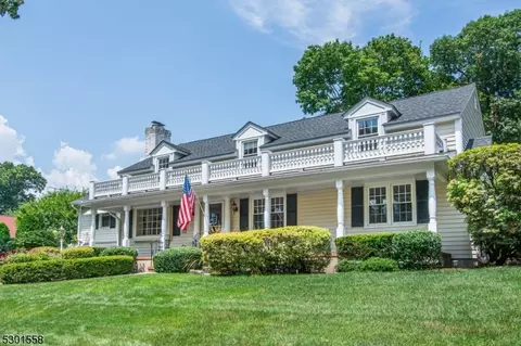 131 Chamberlain Pl, Midland Park, NJ 07432