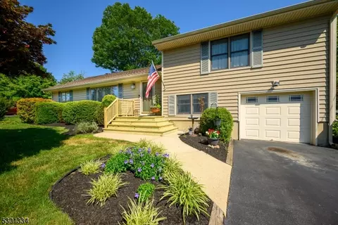 122 Walnut Ave, Franklin Twp, NJ 08873