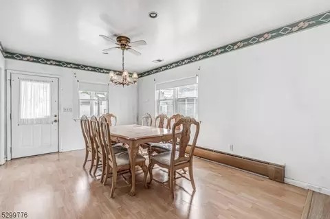 217 Mountain Ave, Middlesex, NJ 08846 photo 4