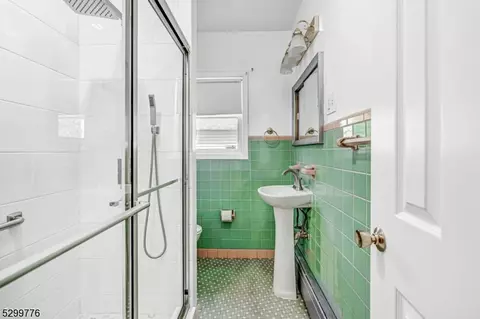 217 Mountain Ave, Middlesex, NJ 08846 photo 12