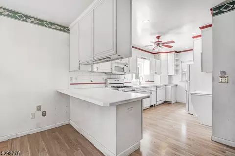 217 Mountain Ave, Middlesex, NJ 08846 photo 6