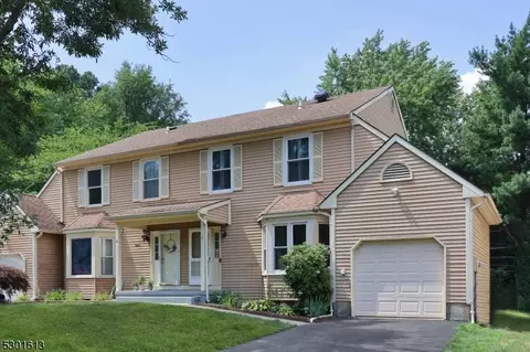17 Allison Dr, East Brunswick, NJ 08816