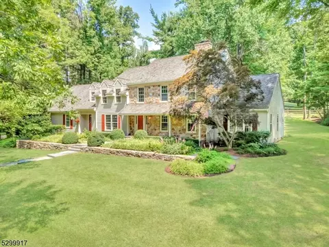 5 Brushwood Dr, Bernardsville, NJ 07924