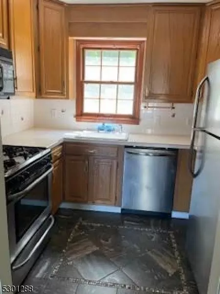 44 Post Ln, Wayne, NJ 07470 photo 2