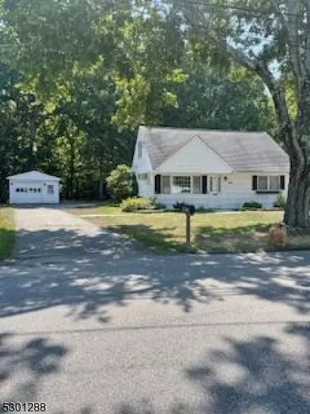 44 Post Ln, Wayne, NJ 07470