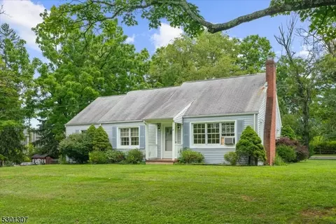 4 Lamington Rd, Readington Twp, NJ 08888