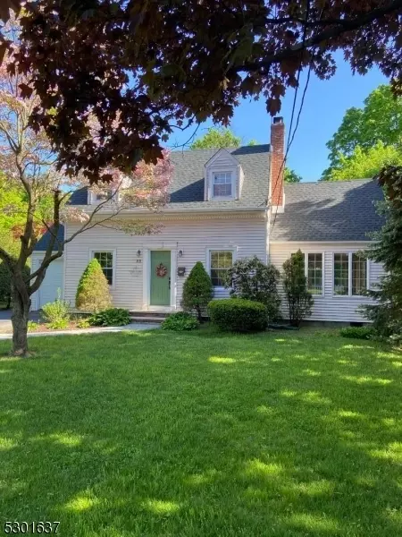 23 Sunset Rd, Pequannock Twp, NJ 07444