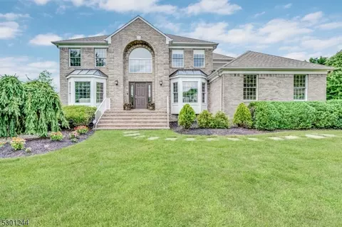 15 Briarwood Dr E, Warren, NJ 07059