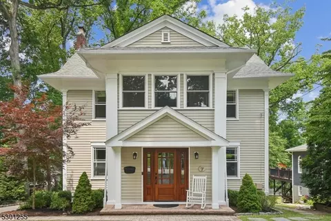 7 Sylvan Pl, Nutley, NJ 07110