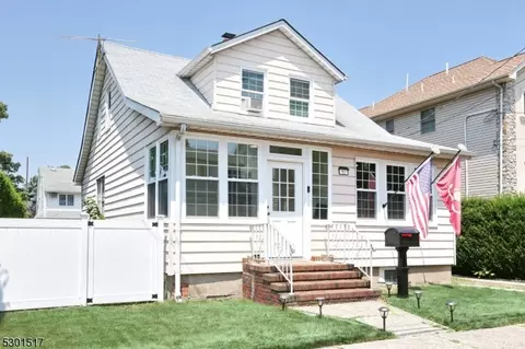 92 Wesley St, Clifton, NJ 07013