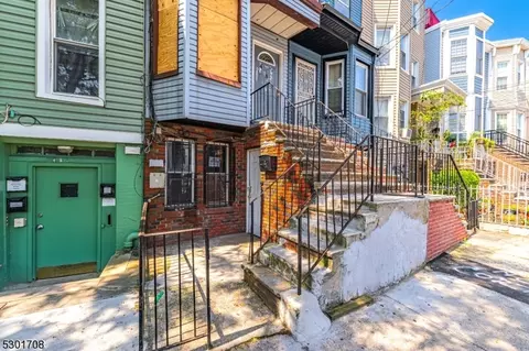 483 Mercer St, Jersey City, NJ 07306