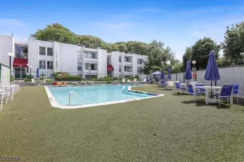 Exterior - 456 River Rd #E, Nutley, NJ 07110 photo 2 of 2
