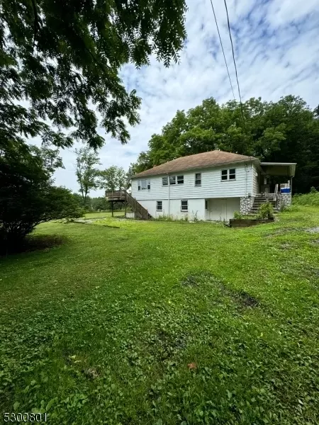 3 Walnut Rd, Knowlton Twp, NJ 07832