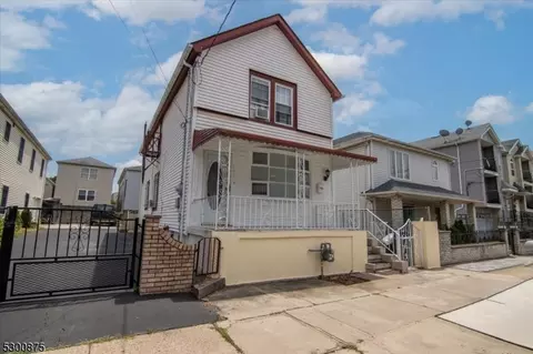 228 Florida St, Elizabeth City, NJ 07206