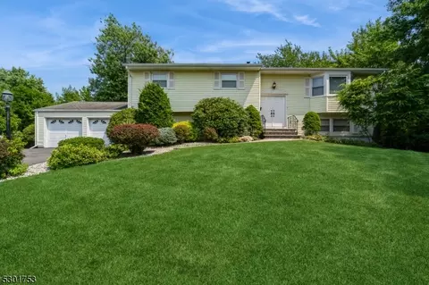 4 Marlow Rd, East Brunswick, NJ 08816