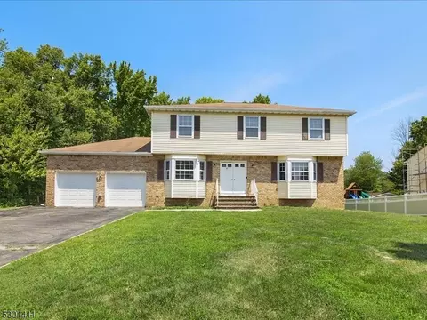 10 Marianne Pl, Parsippany-troy Hills Twp, NJ 07054