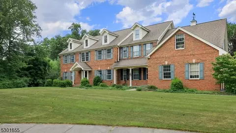 12 Victoria Ln, Morristown, NJ 07960