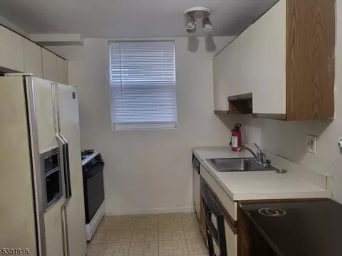 378 Valley St #D1, South Orange, NJ 07079