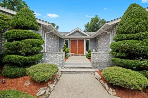 136 Tall Grass Dr, Wayne, NJ 07470 photo 4
