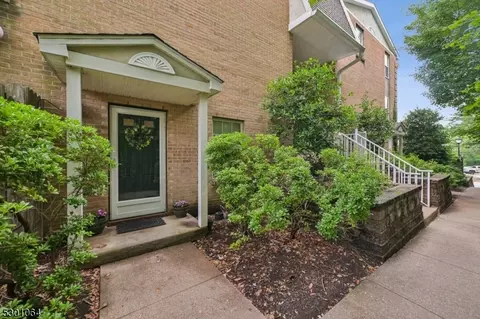 116 Vista Dr #116, Cedar Knolls, NJ 07927