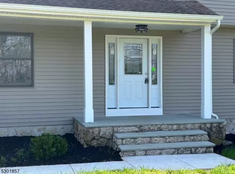 273 E James Pl, Woodbridge Twp, NJ 08830