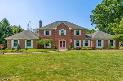 15 Forest Ln, Branchburg, NJ 08853